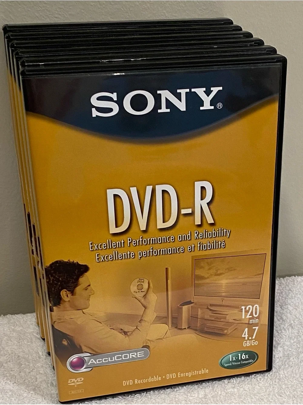 6- Sony DVD-R Recordable Discs in Gold and Black Packaging